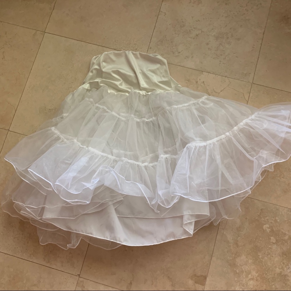 Petticoat. Excellent condition. Worn once.